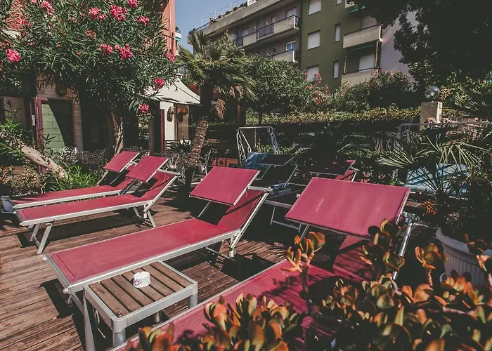 Ligure Per Vacanze Apartahotel Pietra Ligure