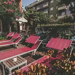 Ligure Per Vacanze Апарт-отель Пьетра-Лигуре