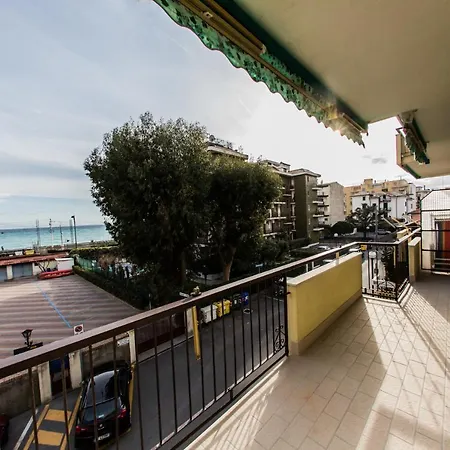 Aparthotel Ligure Per Vacanze Pietra Ligure