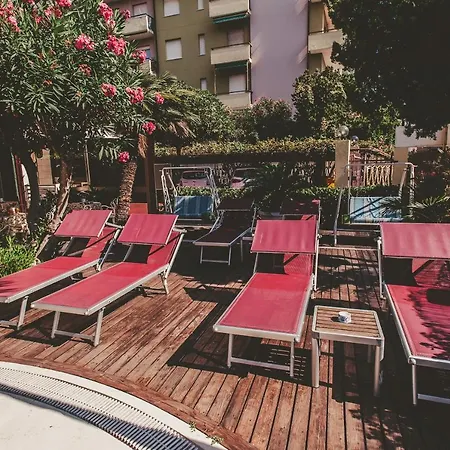 Aparthotel Ligure Per Vacanze Pietra Ligure