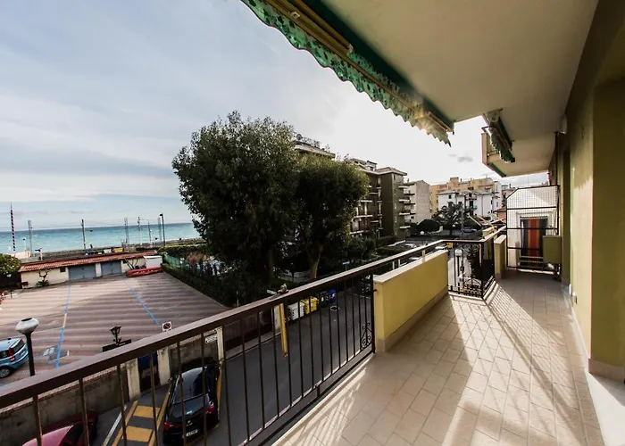 Aparthotel Ligure Per Vacanze Pietra Ligure